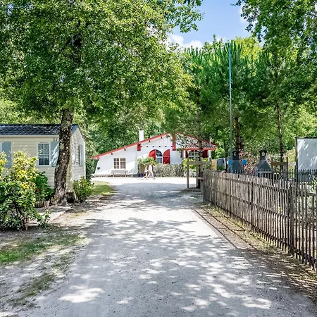 Domaine Residentiel De Plein Air La Canadienne Campsite *