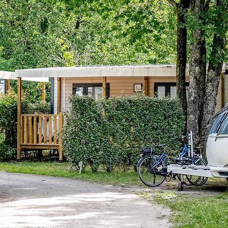 Campsite Domaine Residentiel De Plein Air La Canadienne *